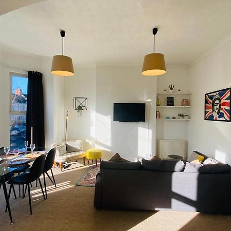 Unique Sea View Apartment Хейстингс Екстериор снимка