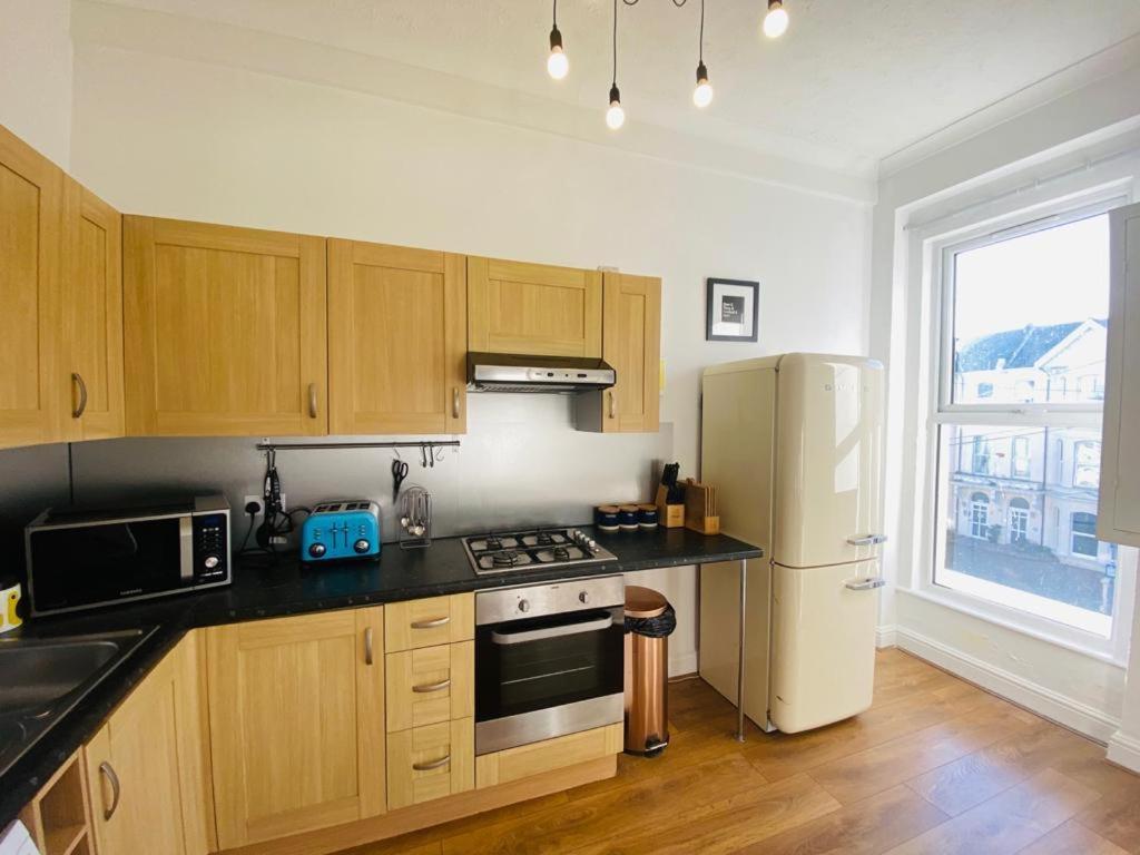 Unique Sea View Apartment Хейстингс Екстериор снимка