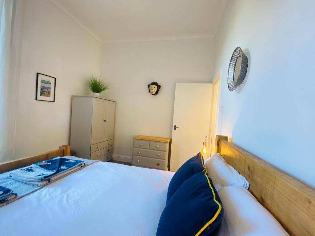 Unique Sea View Apartment Хейстингс Екстериор снимка